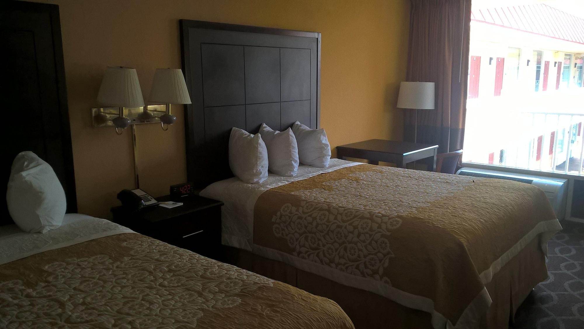 Days Inn & Suites By Wyndham Port Richey Eksteriør billede