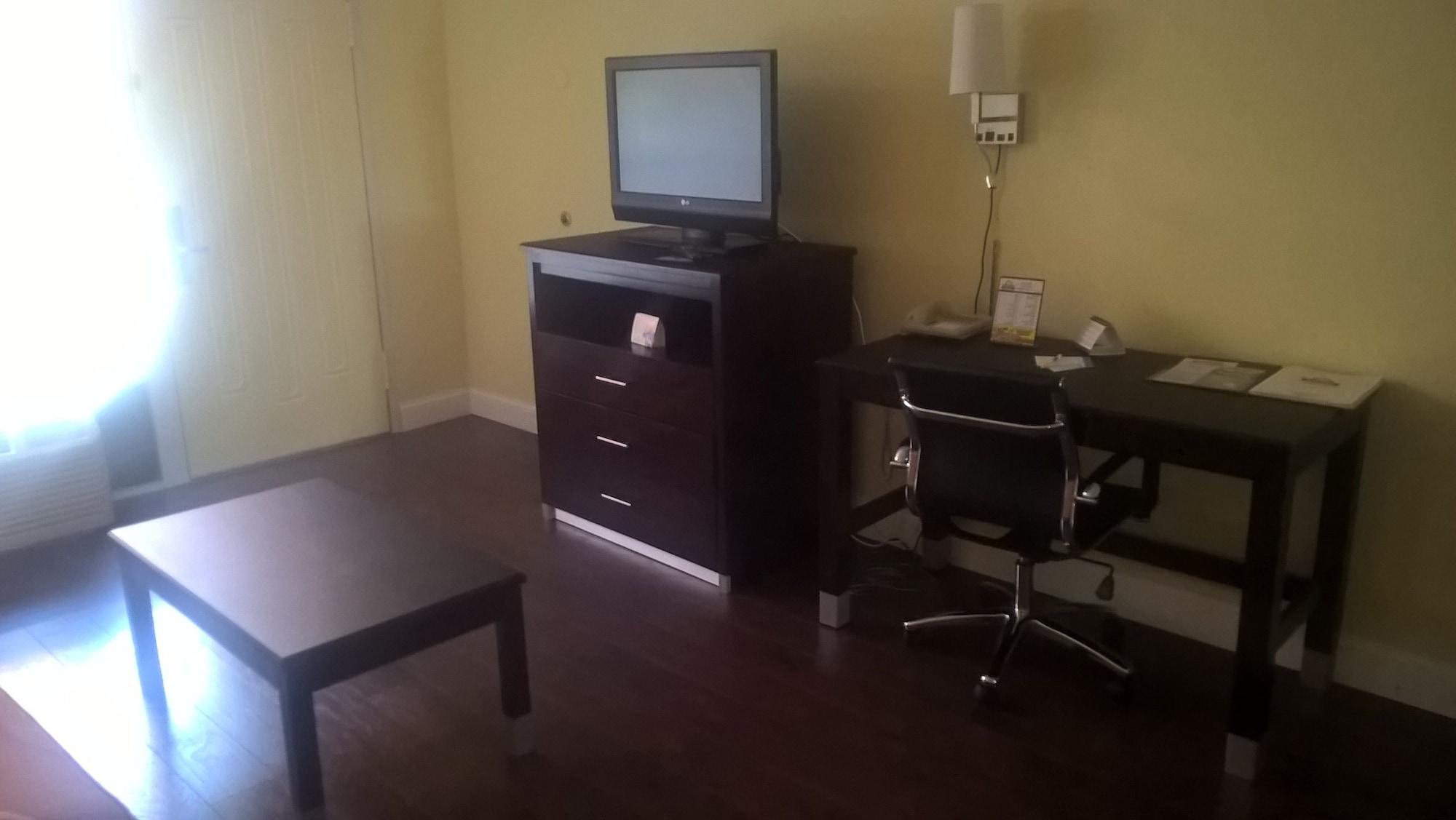 Days Inn & Suites By Wyndham Port Richey Eksteriør billede