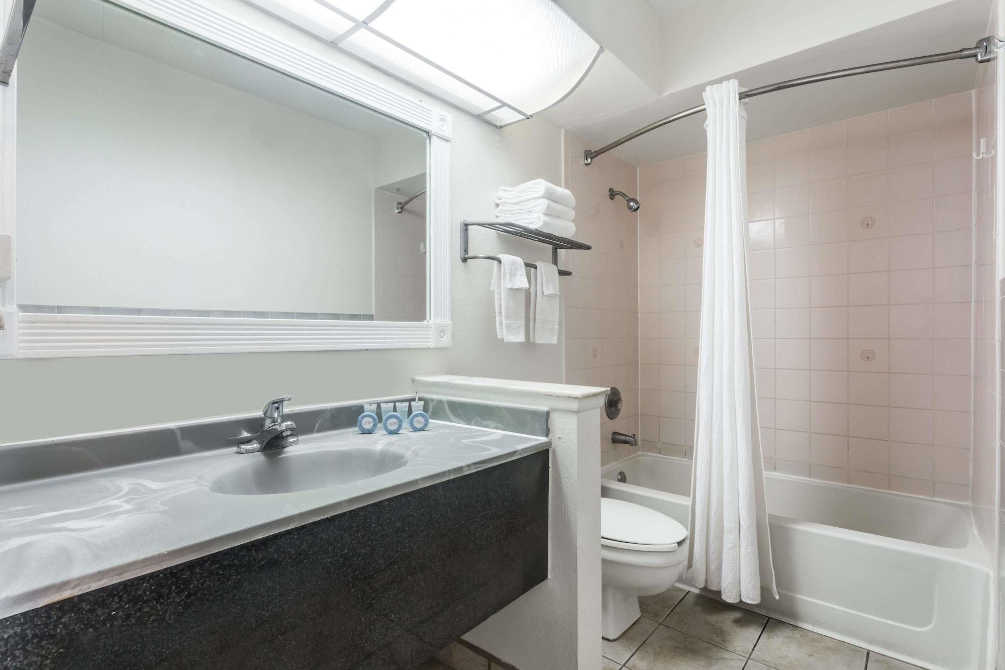 Days Inn & Suites By Wyndham Port Richey Eksteriør billede