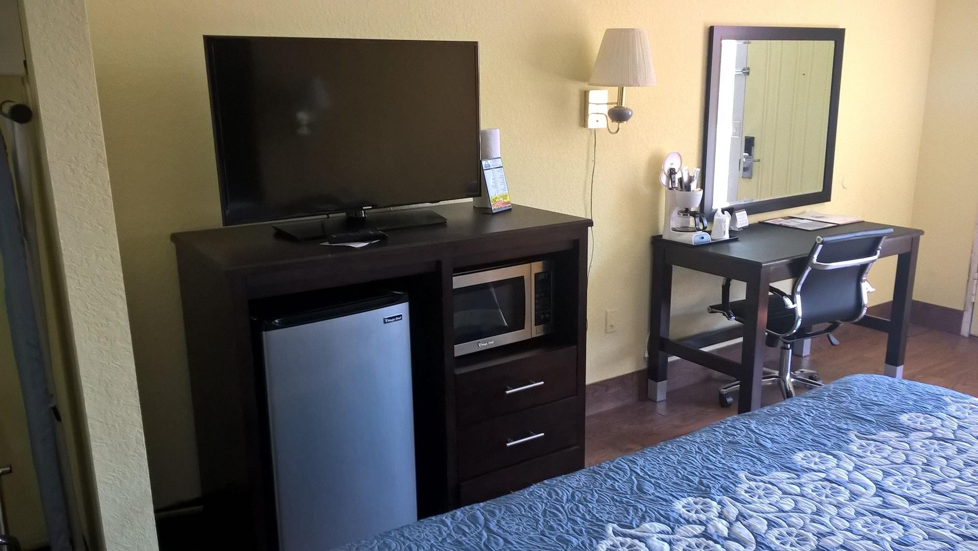 Days Inn & Suites By Wyndham Port Richey Eksteriør billede