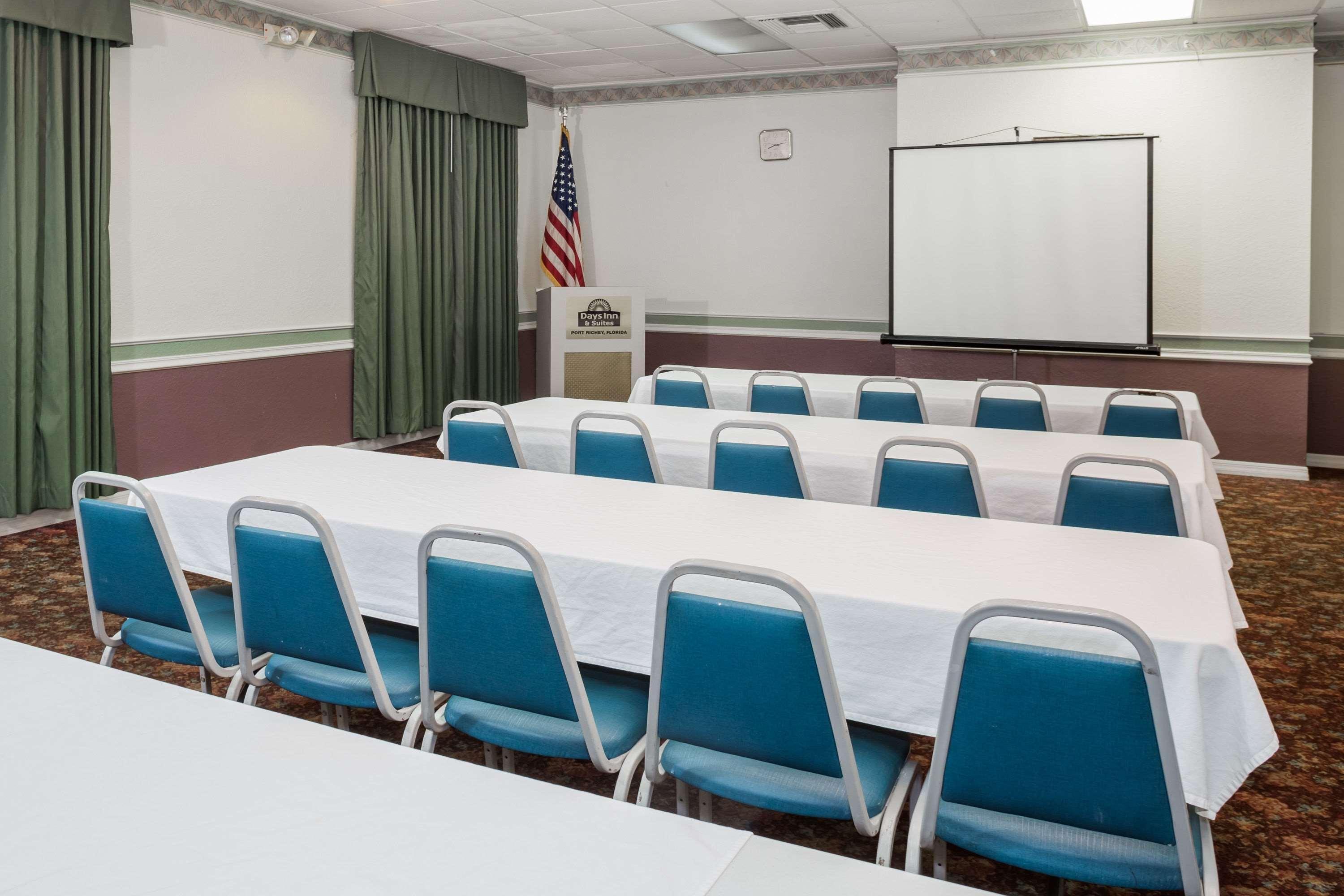 Days Inn & Suites By Wyndham Port Richey Eksteriør billede