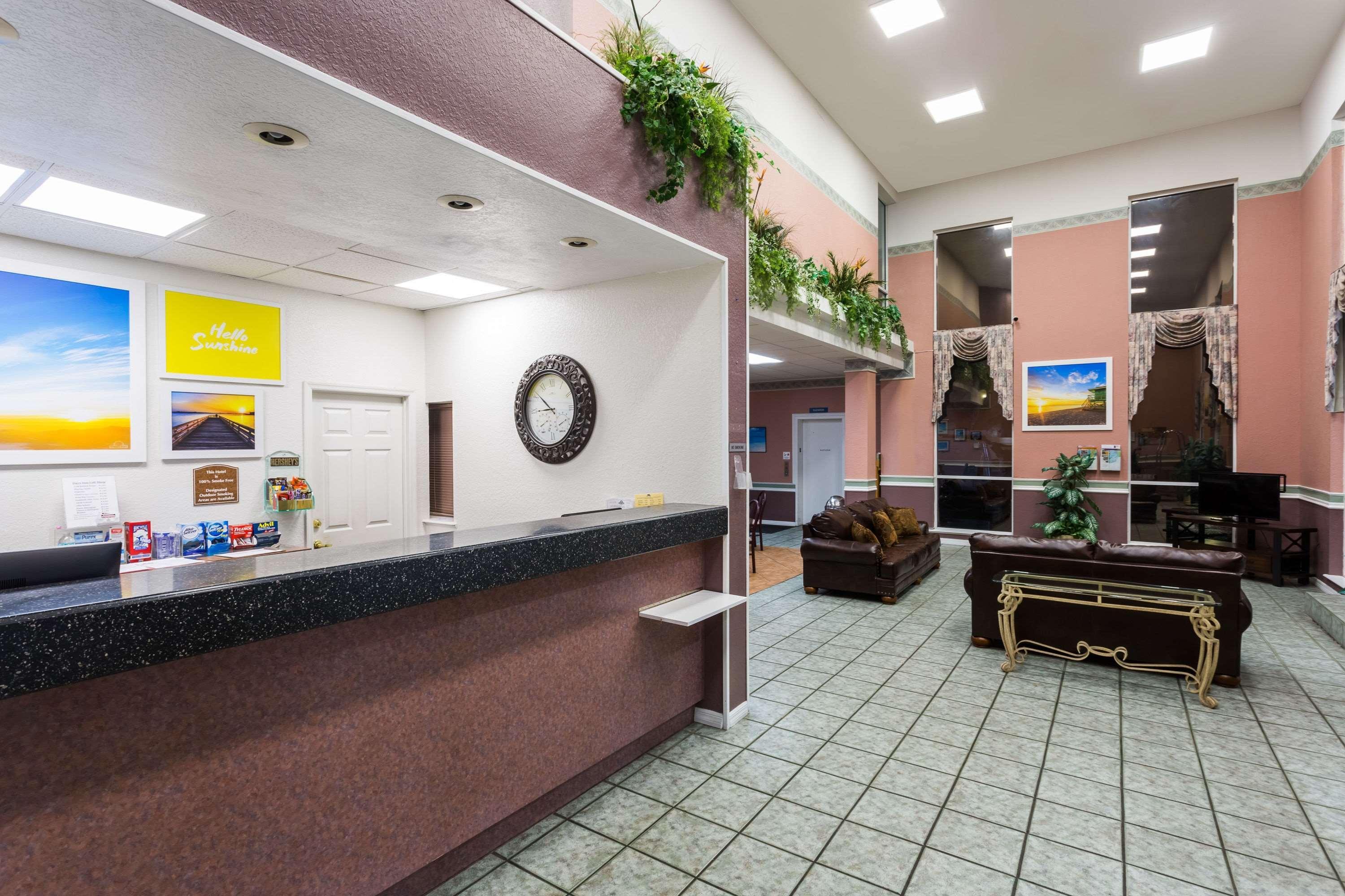 Days Inn & Suites By Wyndham Port Richey Eksteriør billede