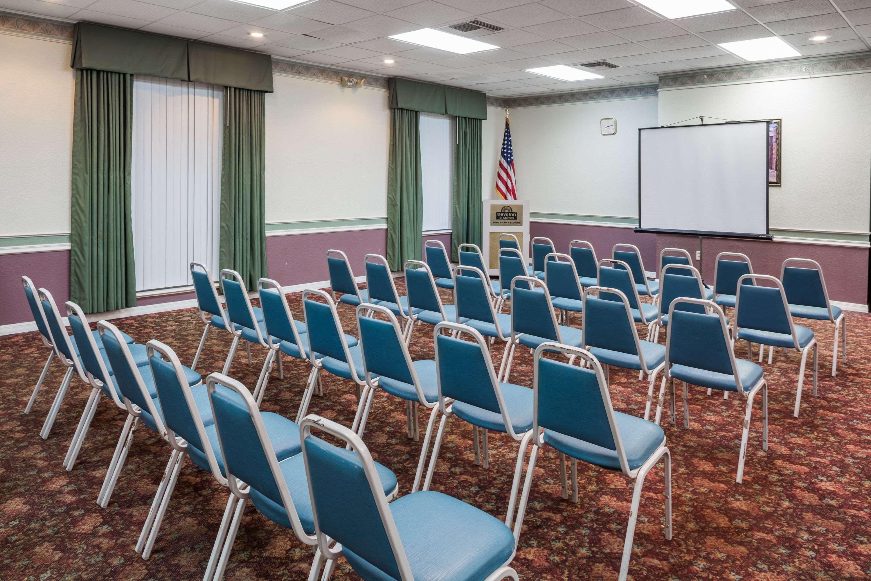 Days Inn & Suites By Wyndham Port Richey Eksteriør billede