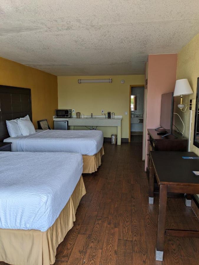 Days Inn & Suites By Wyndham Port Richey Eksteriør billede
