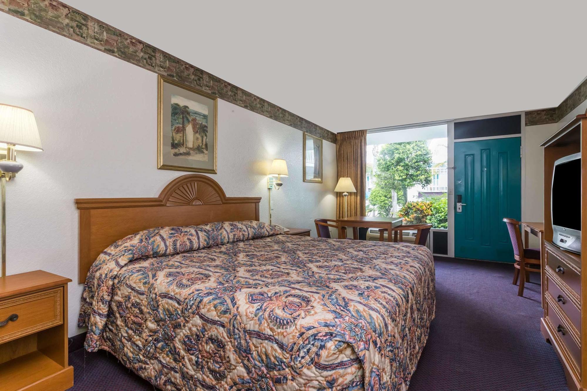 Days Inn & Suites By Wyndham Port Richey Eksteriør billede