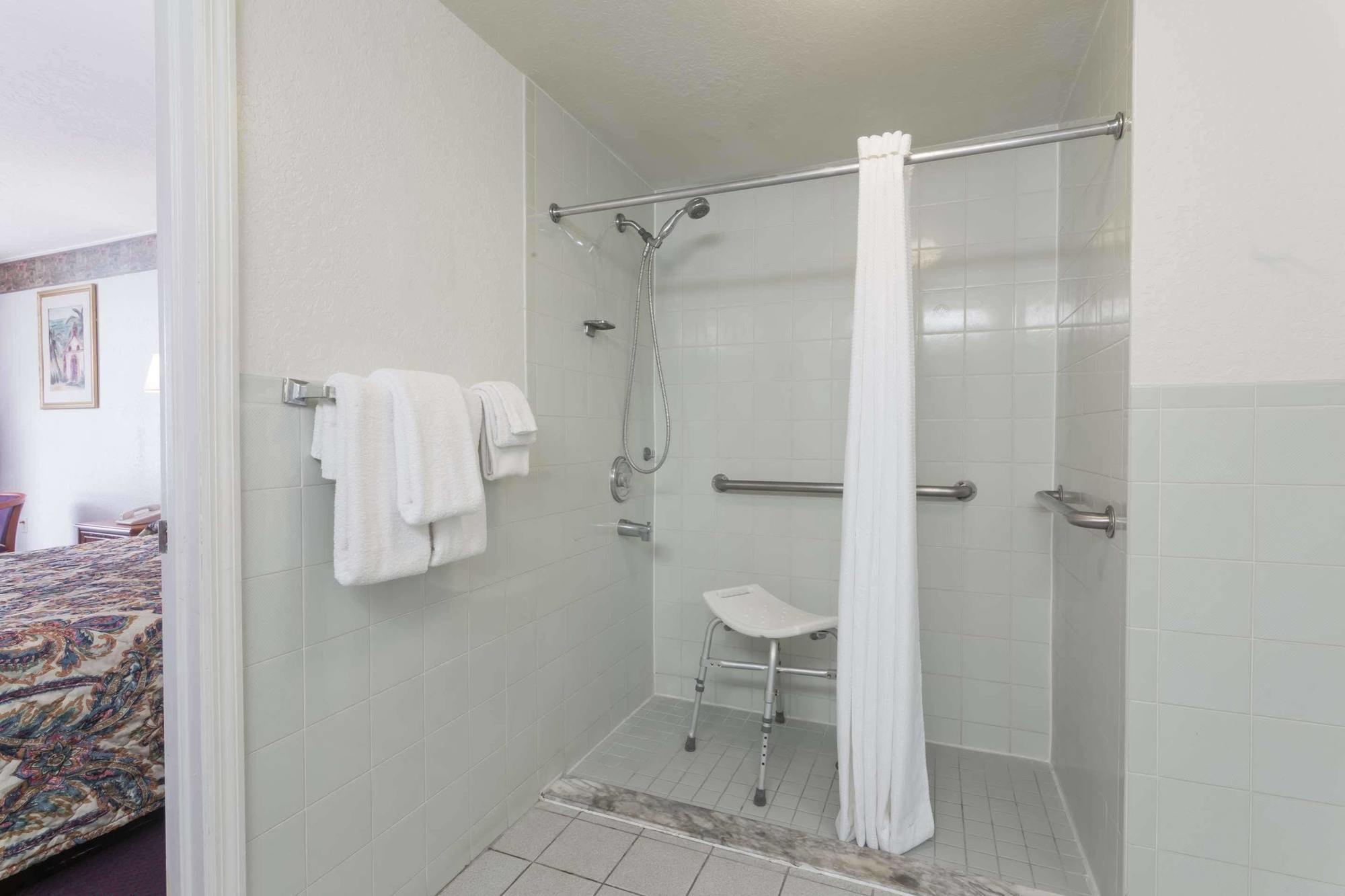 Days Inn & Suites By Wyndham Port Richey Eksteriør billede