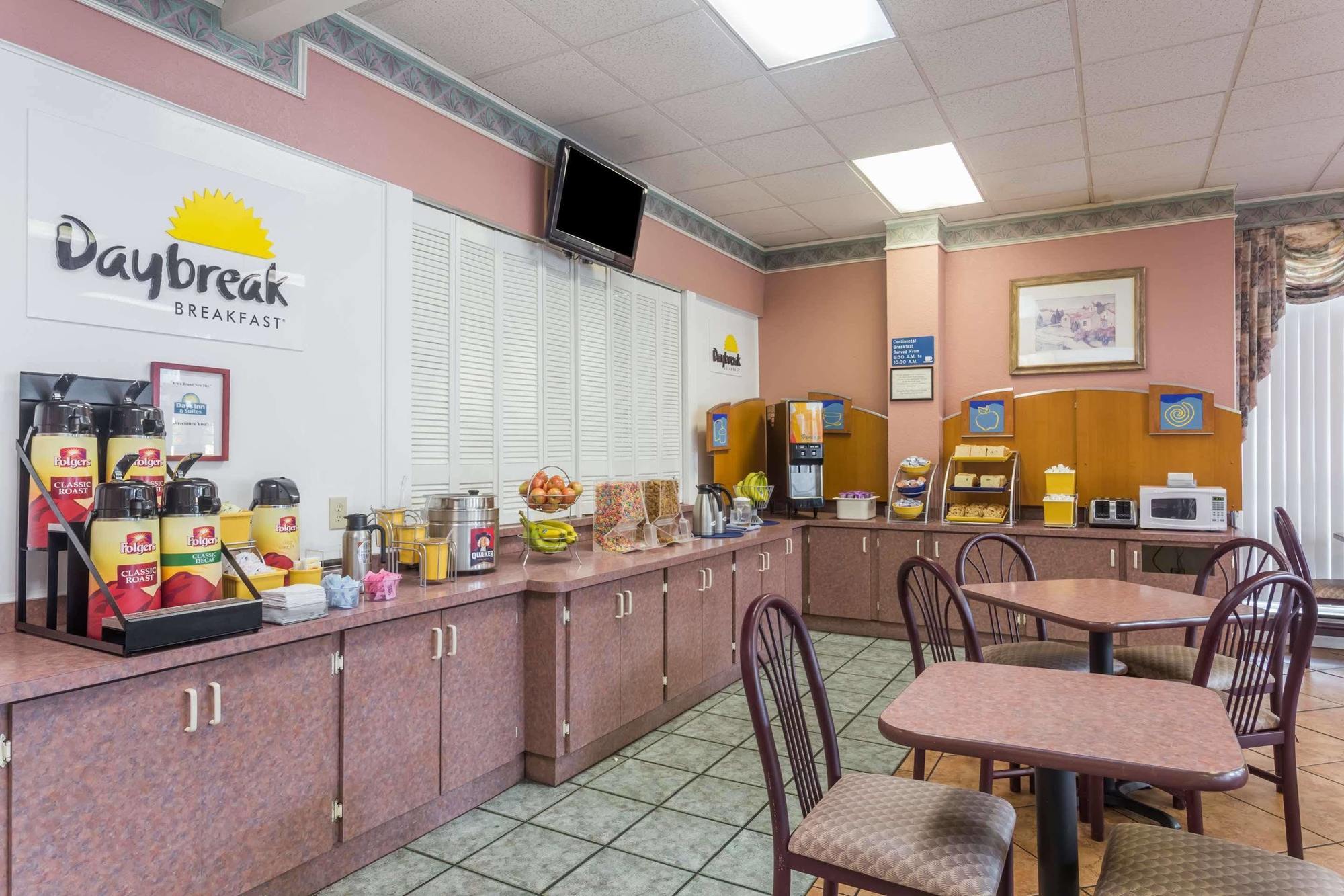 Days Inn & Suites By Wyndham Port Richey Eksteriør billede